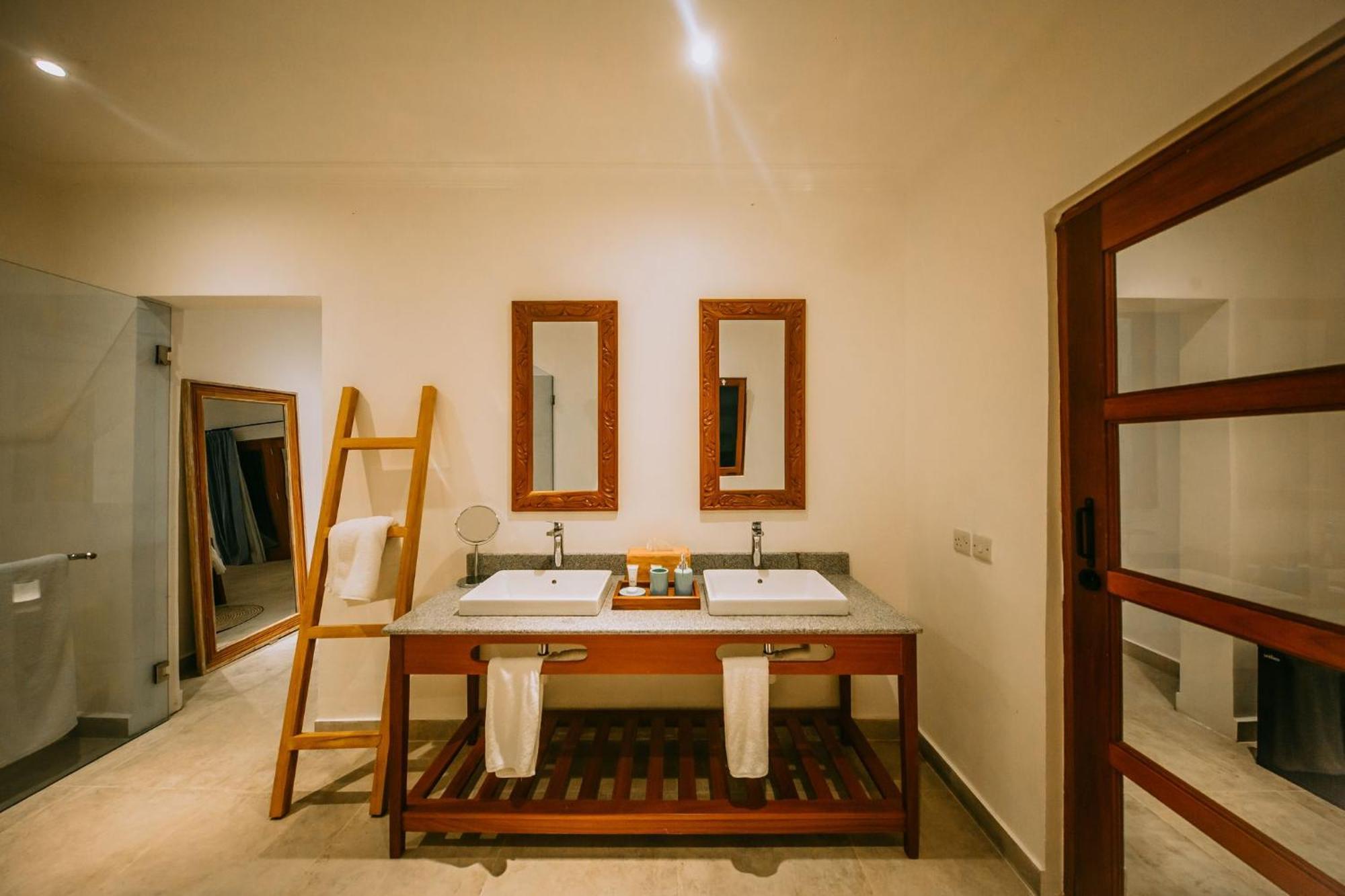 Kivuli Beach Resort パジェ エクステリア 写真